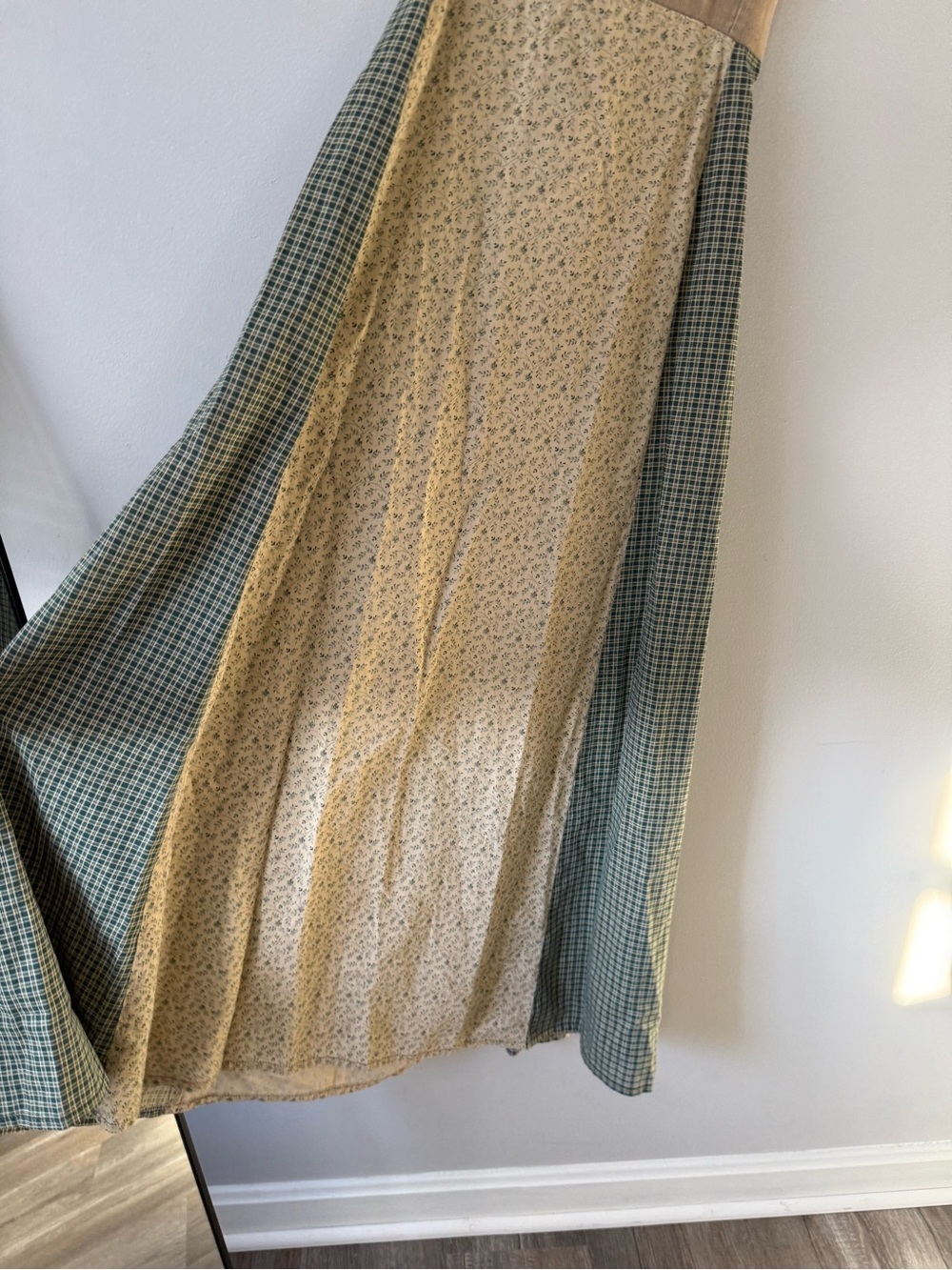 VTG KIND KLOTHING Boho Hippie Patchwork Maxi Dress Floral Straps Beige Green S M - Picture 3 of 11